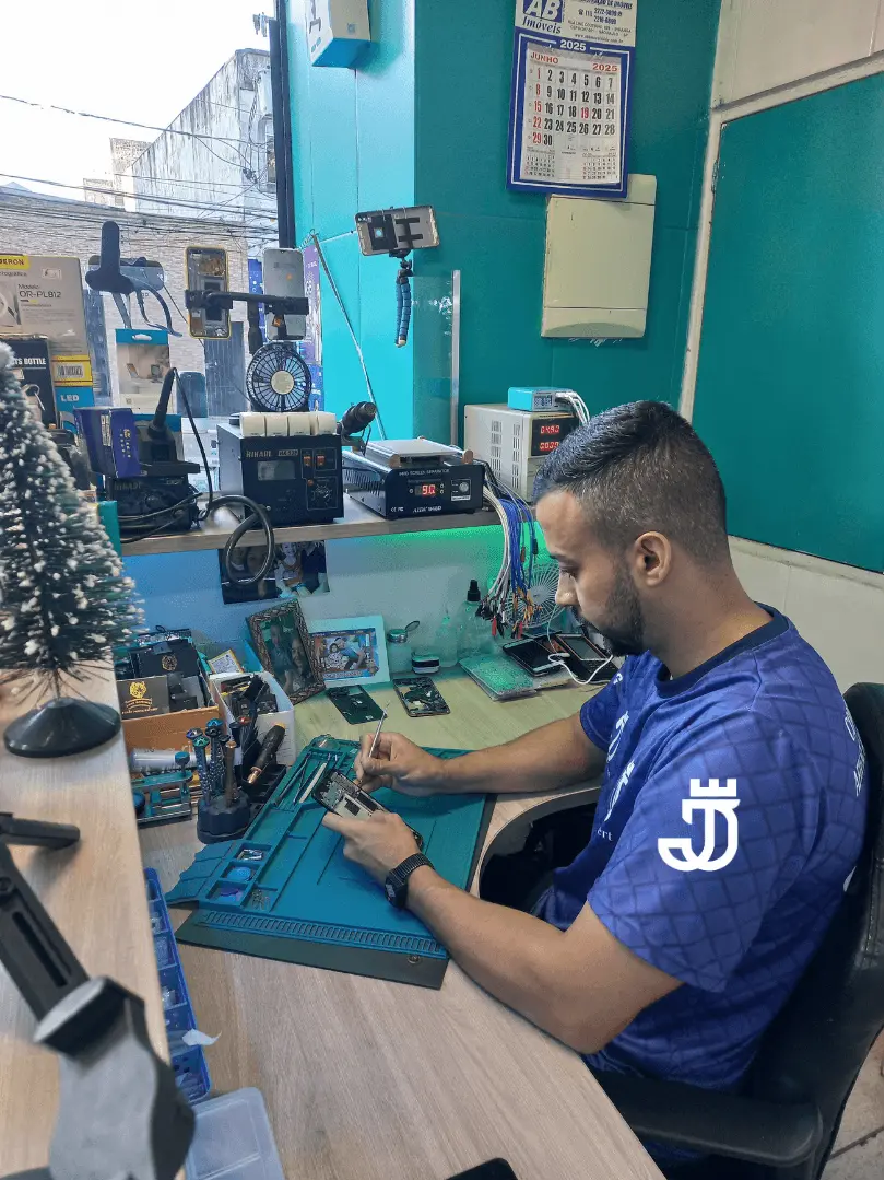 A JJConcert é uma equipe técnica especializada em conserto de celular, localizada no Ipiranga, atendendo a região com seriedade e transparência. Você fala direto com quem resolve, acompanha o serviço do início ao fim e só paga quando o serviço estiver pronto.